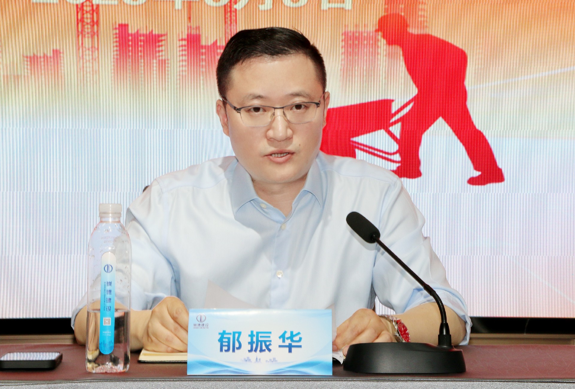 郁总4.jpg